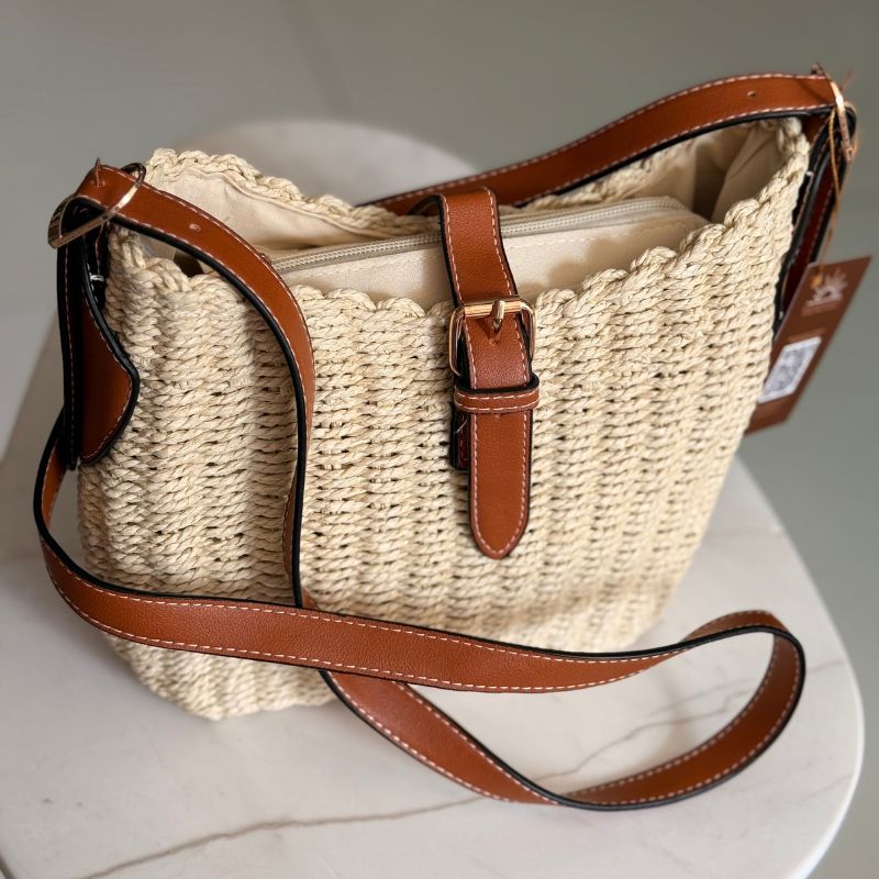 bolsa de palha natural sofisticada