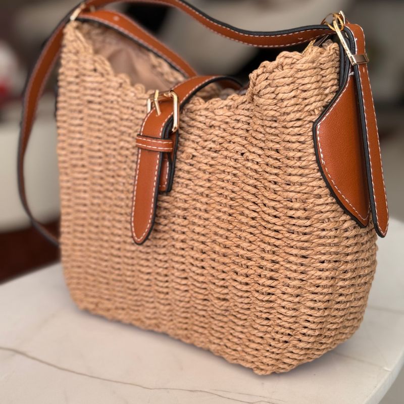 bolsa de palha natural com alca em couro