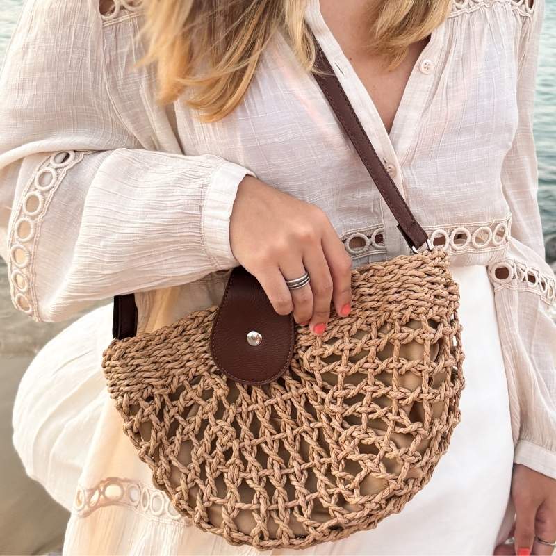 bolsa de palha com alca em couro